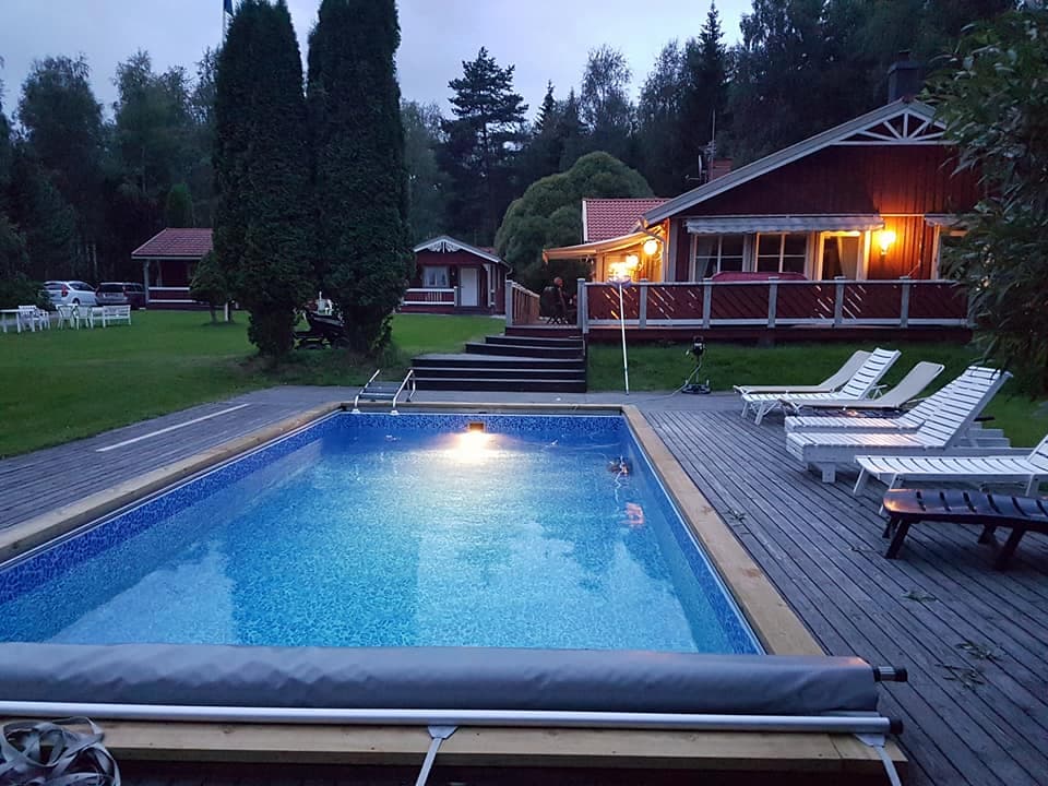 Svadlingsborg - Stugor med uppvärmad pool